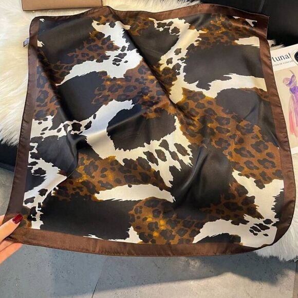 Elegant Leopard Print Scarf N1110 - Picture 2 of 3